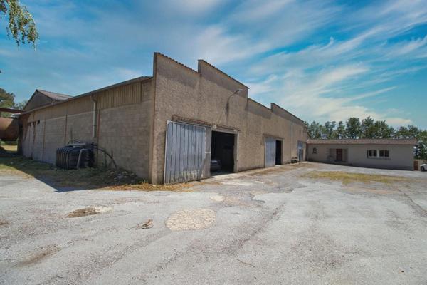 LOCAL D'ACTIVITE, ENTREPOTS sur  3,6 hectares - Ancien site granitier