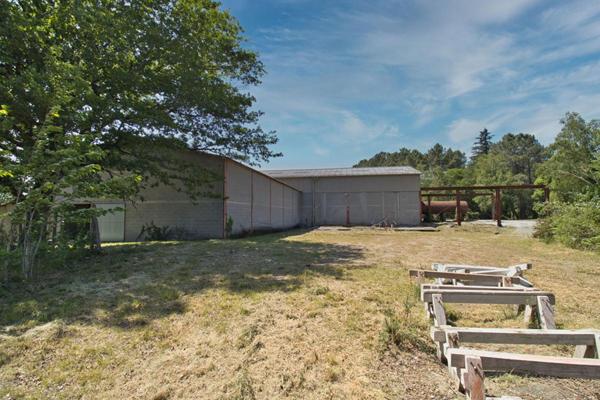 LOCAL D'ACTIVITE, ENTREPOTS sur  3,6 hectares - Ancien site granitier