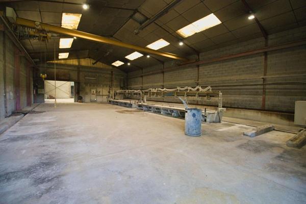 LOCAL D'ACTIVITE, ENTREPOTS sur  3,6 hectares - Ancien site granitier