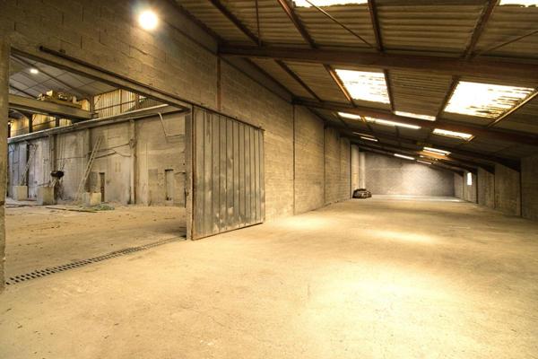 LOCAL D'ACTIVITE, ENTREPOTS sur  3,6 hectares - Ancien site granitier