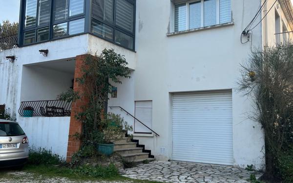 Maison à vendre    3 pièces • 70 m2 Marseille 12