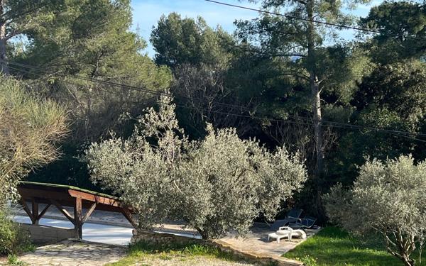 Maison à vendre    3 pièces • 70 m2 Marseille 12