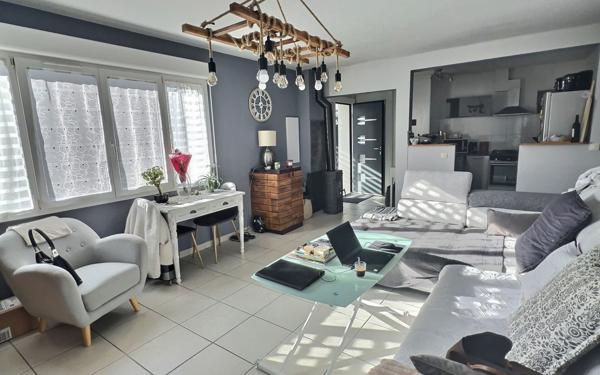 Maison à vendre    3 pièces • 70 m2 Marseille 12