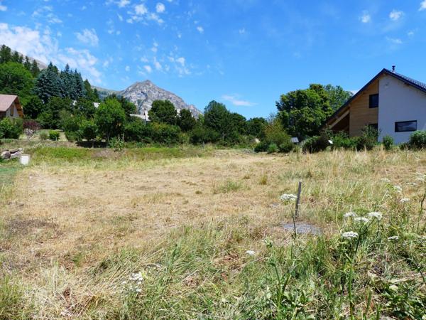 Terrain viabilisé avec une vue exceptionnelle!