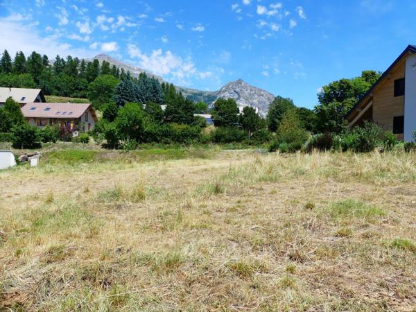 Terrain viabilisé avec une vue exceptionnelle!