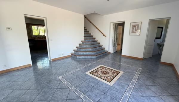 Exclusivité LA CAVAYERE ! Grande villa 4 chambres sur un terrain de 3010m²