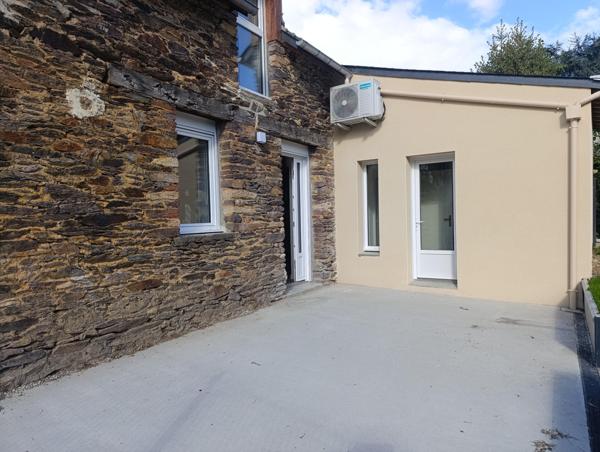 Maison en pierre rénovée – plein centre de GUER (56)