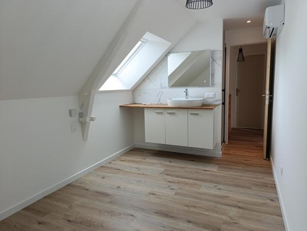 Maison en pierre rénovée – plein centre de GUER (56)