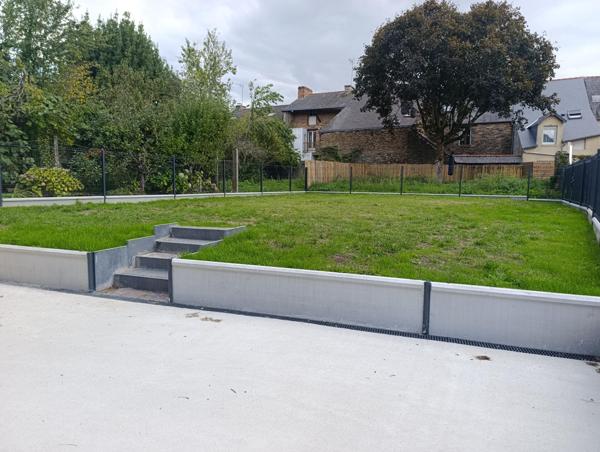 Maison en pierre rénovée – plein centre de GUER (56)