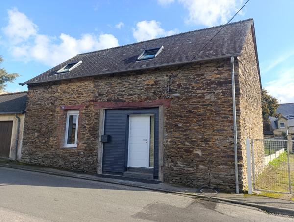 Maison en pierre rénovée – plein centre de GUER (56)