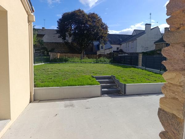 Maison en pierre rénovée – plein centre de GUER (56)