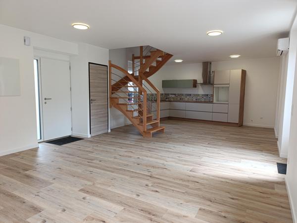 Maison en pierre rénovée – plein centre de GUER (56)