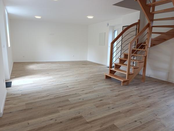 Maison en pierre rénovée – plein centre de GUER (56)