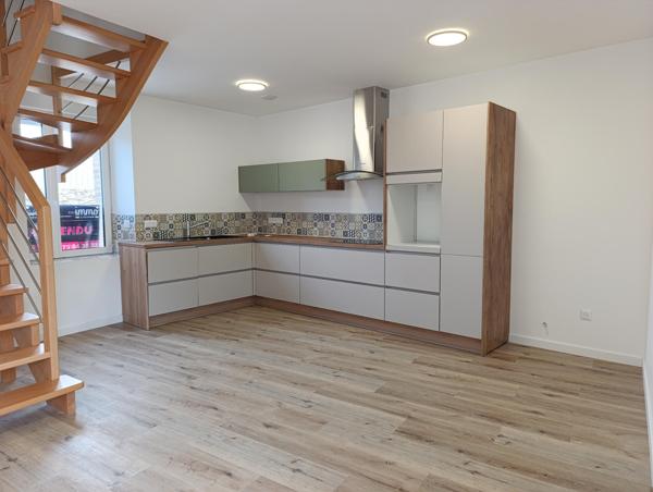 Maison en pierre rénovée – plein centre de GUER (56)