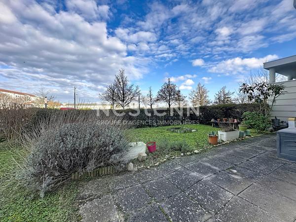 Appartement 3 pièces 2 chambres en rez de jardin avec cave - 69500 BRON
