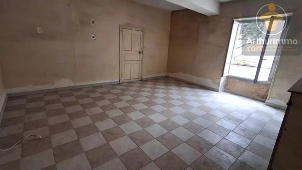 Vente                                                      Maison
                        
                     7 pièces                      156 m2                     à Beaugency