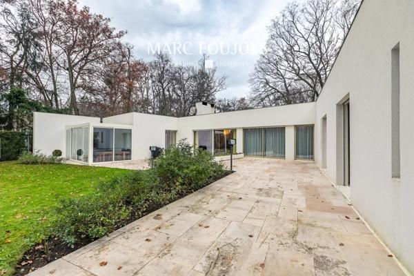 Maison d’architecte plain pied dans le domaine du Lys…