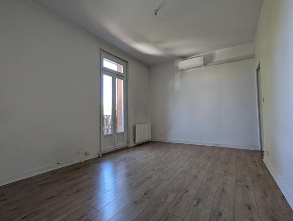 T2 avec balcon et Clim - 40m2 - Clermont-Province T2 avec balcon et Clim – 40m2