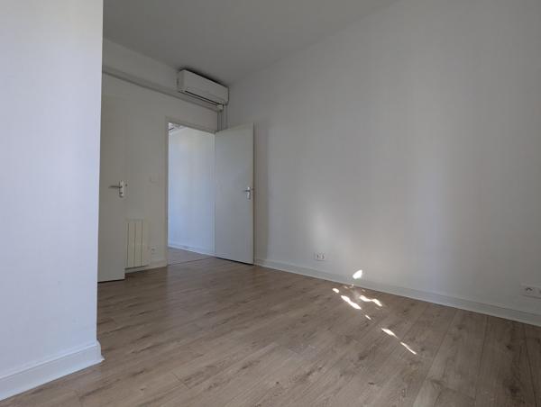 T2 avec balcon et Clim - 40m2 - Clermont-Province T2 avec balcon et Clim – 40m2