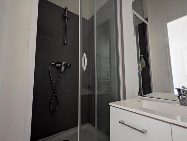 T2 avec balcon et Clim - 40m2 - Clermont-Province T2 avec balcon et Clim – 40m2