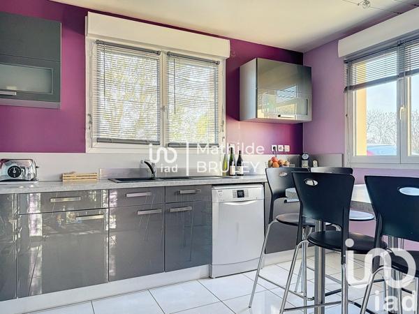 Maison traditionnelle 8 pièces de 131 m² à Dourdan (91410)