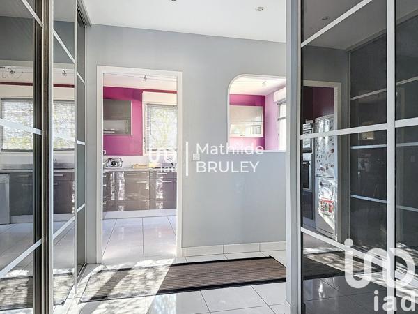 Maison traditionnelle 8 pièces de 131 m² à Dourdan (91410)