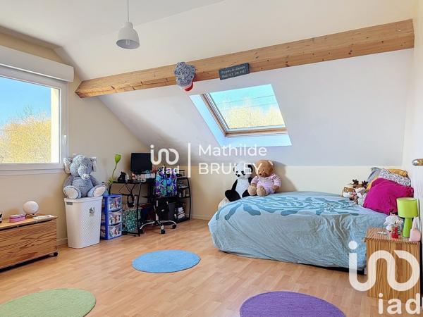 Maison traditionnelle 8 pièces de 131 m² à Dourdan (91410)