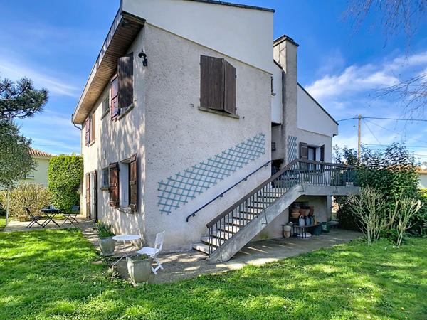 À vendre Élégante maison d'architecte 5 chambres et garage à Nérac 183.57m2