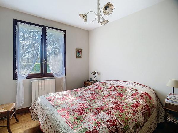 À vendre Élégante maison d'architecte 5 chambres et garage à Nérac 183.57m2