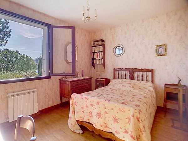 À vendre Élégante maison d'architecte 5 chambres et garage à Nérac 183.57m2