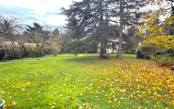 Terrain à vendre    Oullins