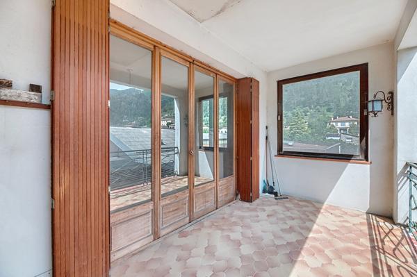 Puget-Théniers — Duplex 4 chambres avec loggia et garage