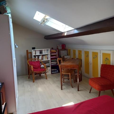 REIMS - MAISON AVEC UNE COUR SANS VIS A VIS