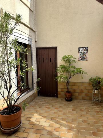 REIMS - MAISON AVEC UNE COUR SANS VIS A VIS