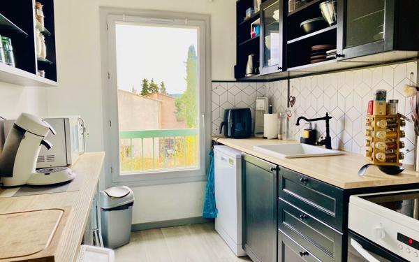 Appartement à vendre    3 pièces •  Pertuis