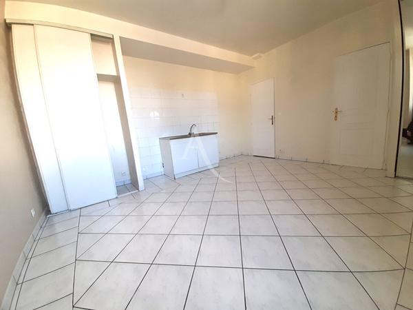 Appartement Sainte Genevieve Des Bois 2 pièce(s) 30 m2