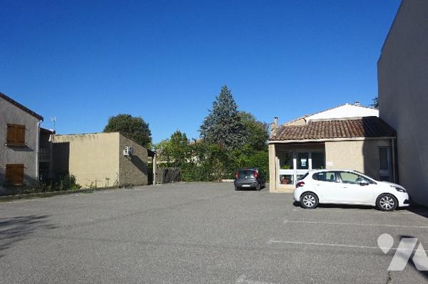 Bâtiments avec parking