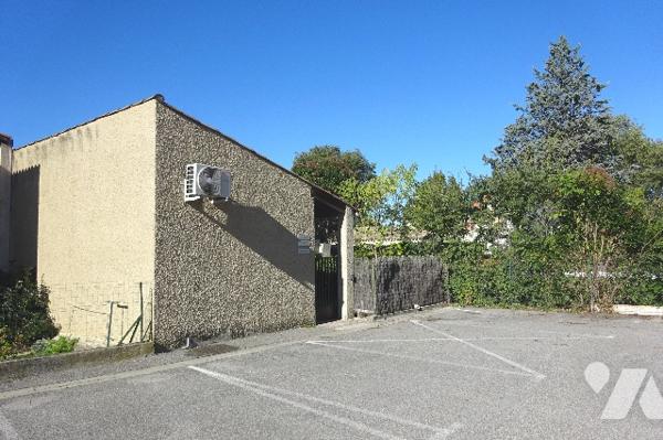 Bâtiments avec parking