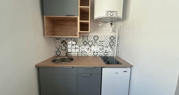 Location Studio meublé 19.53 m² - Vienne 38200