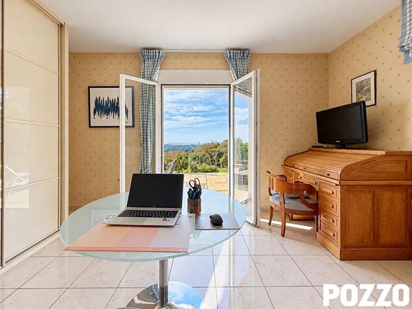 A Vendre - MAISON RARE À LA VENTE - UNE VUE EXCEPTIONNELLE SUR LE MONT-SAINT-MICHEL AVRANCHES