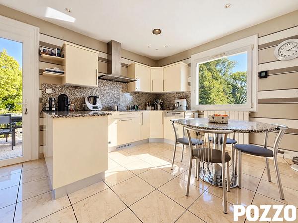 A Vendre - MAISON RARE À LA VENTE - UNE VUE EXCEPTIONNELLE SUR LE MONT-SAINT-MICHEL AVRANCHES