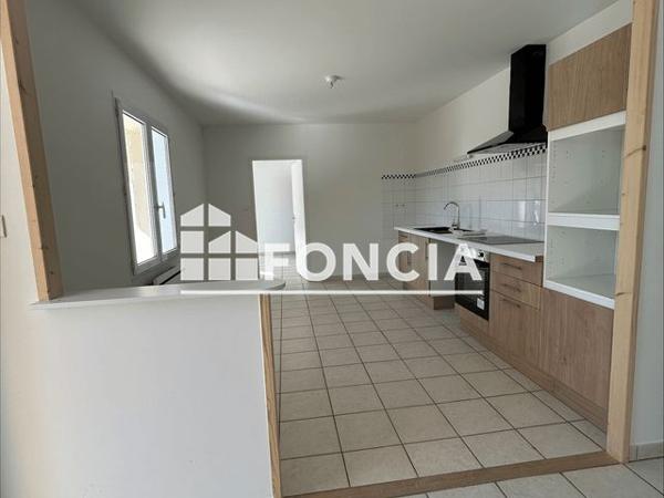 Location Maison 4 pièces 124.7 m² - 27 RUE DU PONT AUX LOUPS Chize 79170