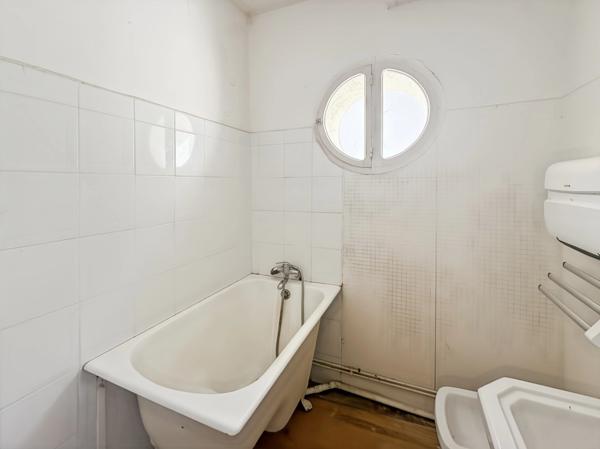 Maison à vendre 6 pièces GONDRIN (32)