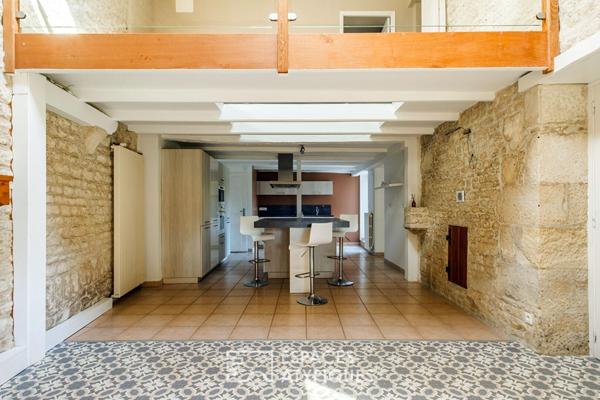 Charme de l’ancien revisité : maison familiale avec piscine et dépendances