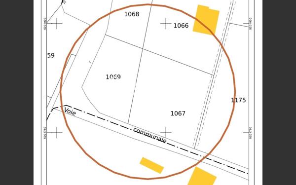Terrain constructible borné et viabilisé