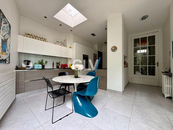 Élégante maison familiale de 335 m², Adresse prisée République , Lille
