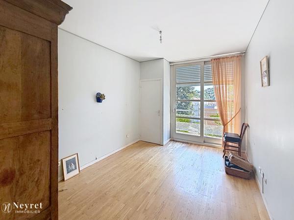 l'ETRAT Maison de 164m2 implantée sur 730m2 de terrain
