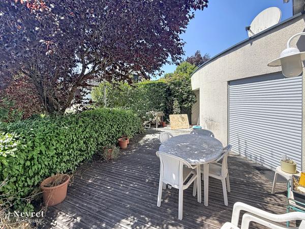 l'ETRAT Maison de 164m2 implantée sur 730m2 de terrain