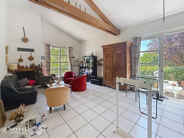 l'ETRAT Maison de 164m2 implantée sur 730m2 de terrain