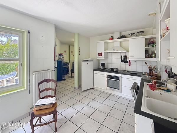 l'ETRAT Maison de 164m2 implantée sur 730m2 de terrain